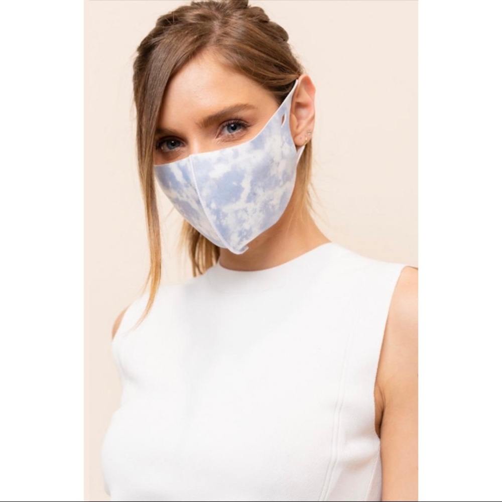 Gray tie-dyed facemask
